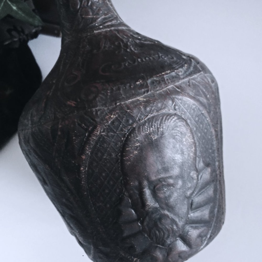 Don Quixote Leather Bottle Embossed Sancho - Picture 4 of 12